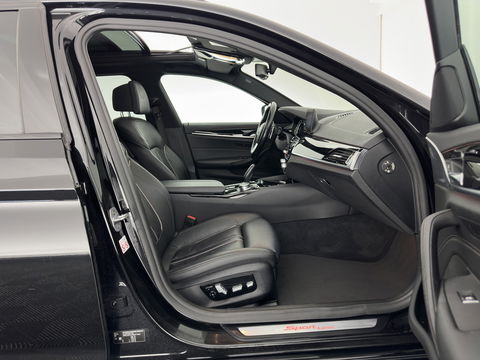 BMW 5 Serie Touring 530d High Executive Aut. *PANO | LUXURY-LEATHER | FULL-LED | MEMORY-PACK | TOP-VIEW | HEATED-COMFORTSEATS | NAVI-FULLMAP | PRIVACY-GLASS | AMBIENT-LIGHT | ECC | PDC | 20''ALU*