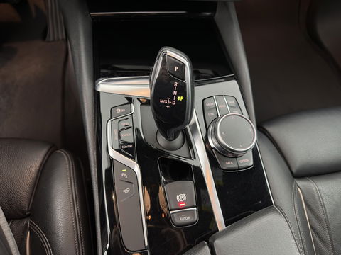 BMW 5 Serie Touring 530d High Executive Aut. *PANO | LUXURY-LEATHER | FULL-LED | MEMORY-PACK | TOP-VIEW | HEATED-COMFORTSEATS | NAVI-FULLMAP | PRIVACY-GLASS | AMBIENT-LIGHT | ECC | PDC | 20''ALU*