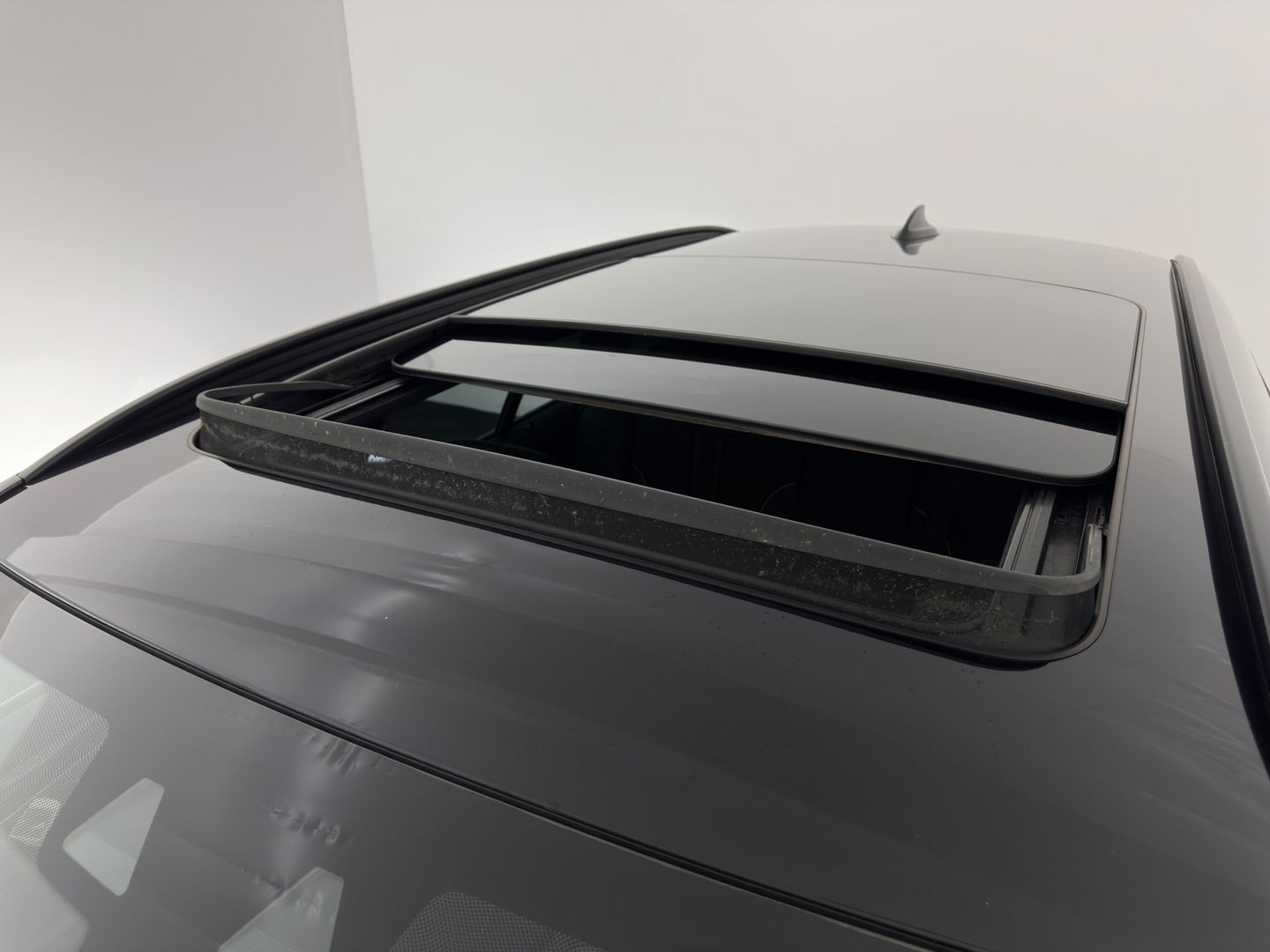 BMW 5 Serie Touring 530d Sportline High Executive Aut. *PANO | LUXURY-LEATHER | FULL-LED | MEMORY-PACK | TOP-VIEW | HEATED-COMFORTSEATS | NAVI-FULLMAP | PRIVACY-GLASS | AMBIENT-LIGHT | ECC | CARPLAY | PDC | TOWBAR | SHIFT-PADDLES | 20"ALU*