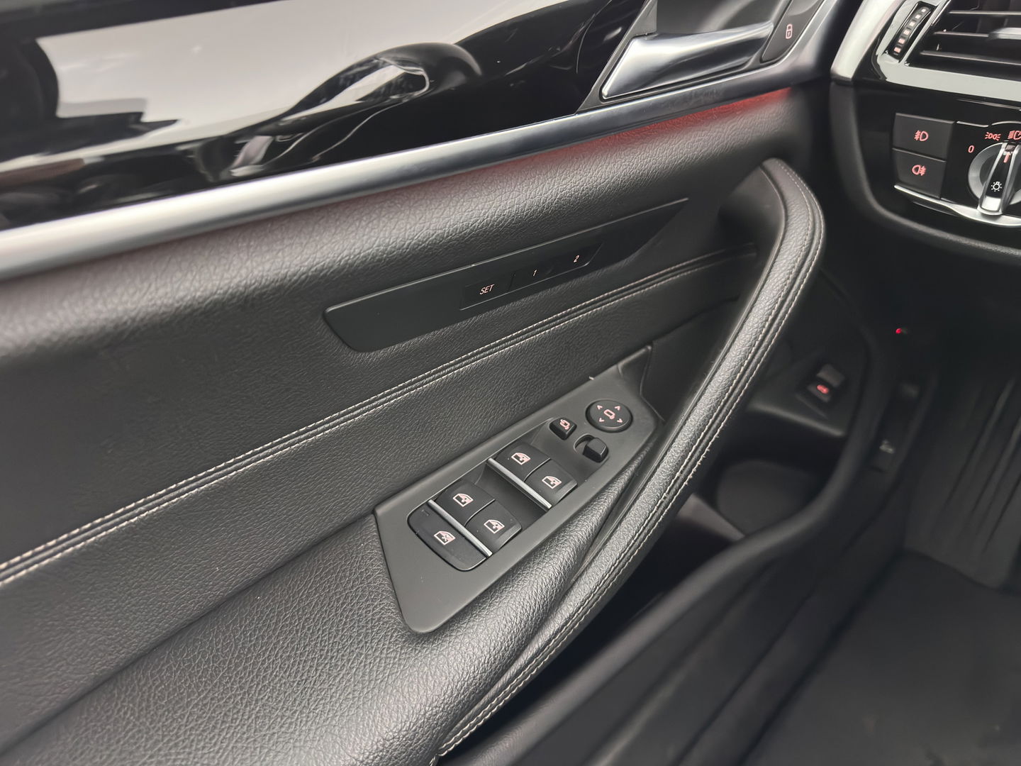 BMW 5 Serie Touring 530d High Executive Aut. *PANO | LUXURY-LEATHER | FULL-LED | MEMORY-PACK | TOP-VIEW | HEATED-COMFORTSEATS | NAVI-FULLMAP | PRIVACY-GLASS | AMBIENT-LIGHT | ECC | PDC | 20''ALU*