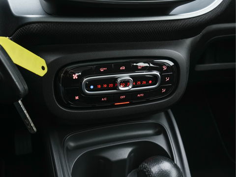 Smart Forfour EQ Comfort 18 kWh {SOH-91%} Aut. *PANO | AIRCO | COMFORT-SEATS | CRUISE | PDC | 15''ALU*