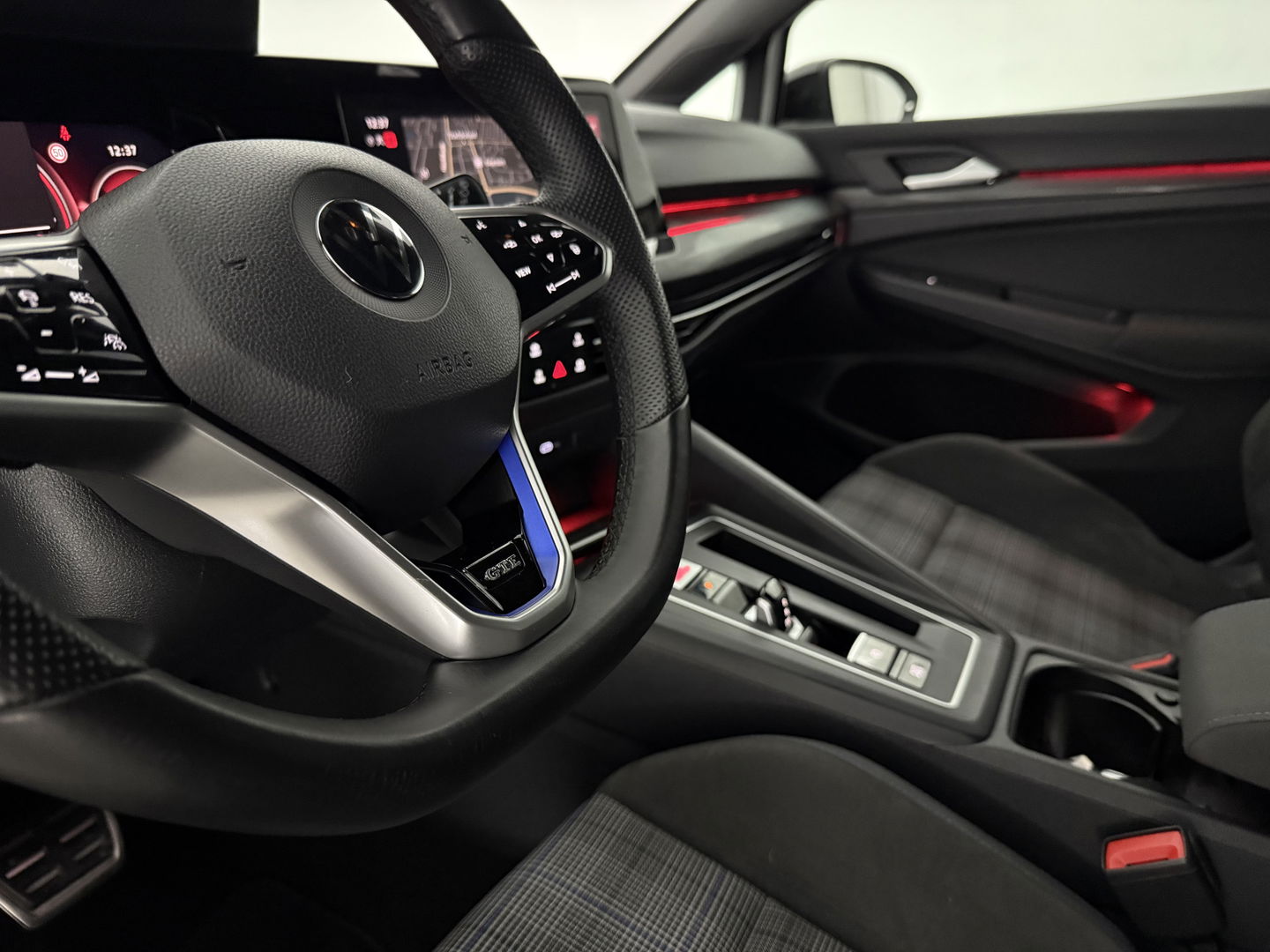 Volkswagen Golf 1.4 eHybrid GTE Black Style | SOH 89% | Sfeer | Virtual | Adap. Cruise | Stoel/stuur verw. | Camera | Carplay