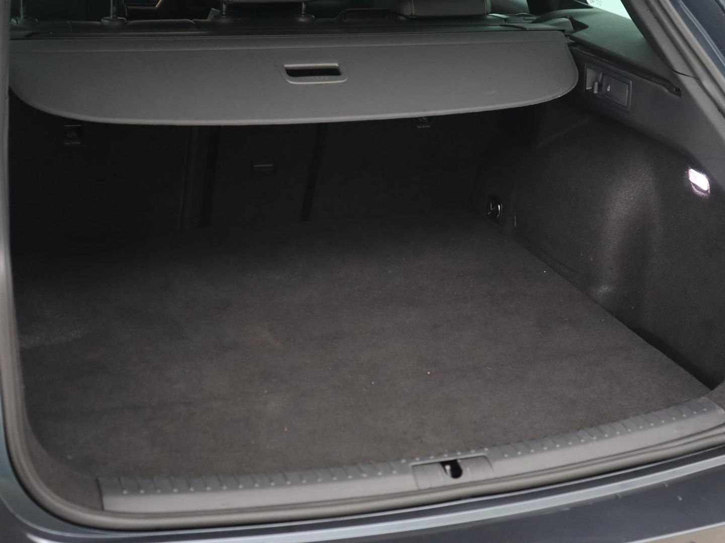 CUPRA Leon 1.4 eHybrid VZ | 245pk | Leder | Stoelverwarming | Memory | Carplay | Navigatie | Sfeerverlichting | Parkeerhulp | Sportstoelen | Keyless | Climate control | Cruise control | PHEV | Plug In