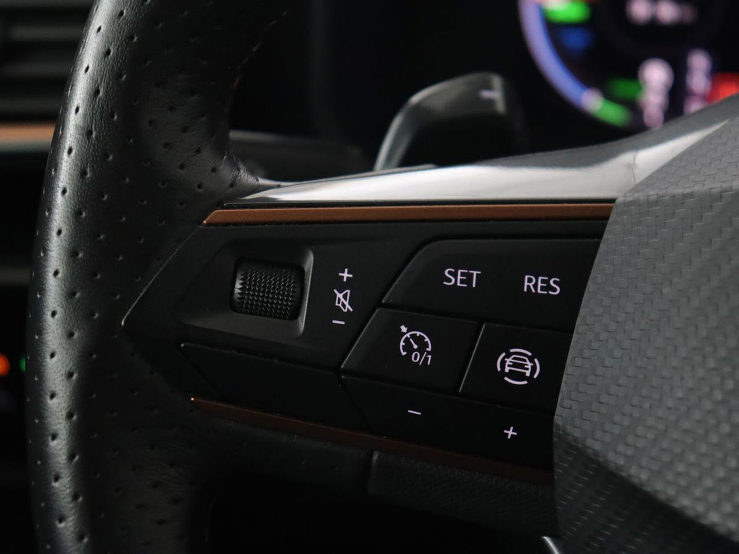 CUPRA Leon 1.4 eHybrid VZ | 245pk | Leder | Stoelverwarming | Memory | Carplay | Navigatie | Sfeerverlichting | Parkeerhulp | Sportstoelen | Keyless | Climate control | Cruise control | PHEV | Plug In