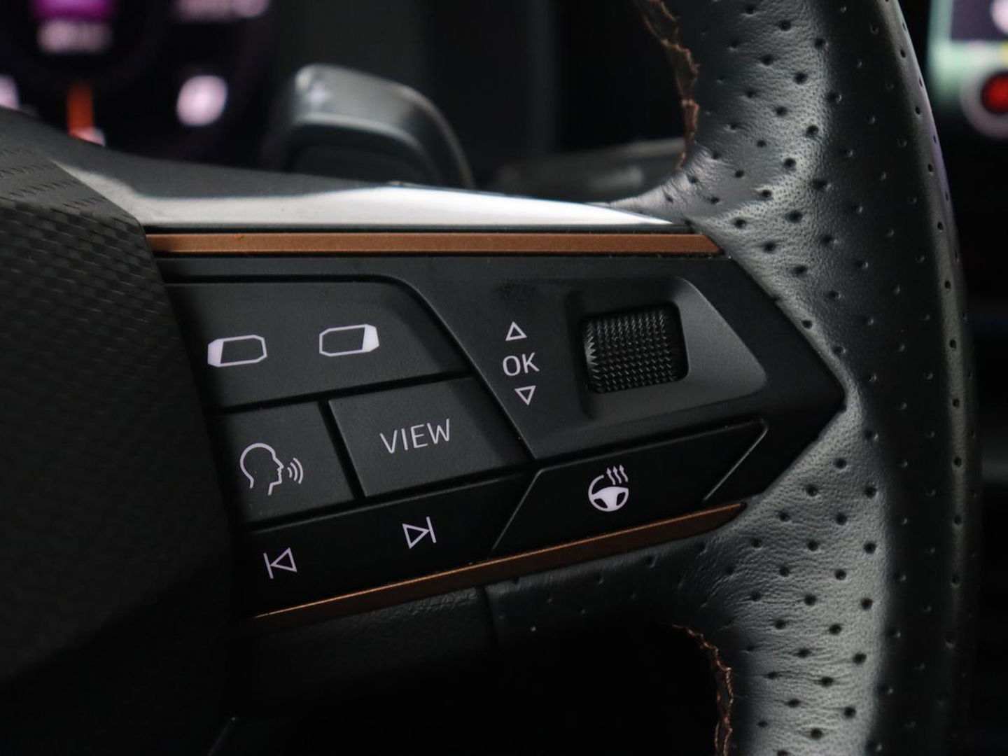 CUPRA Leon 1.4 eHybrid VZ | 245pk | Leder | Stoelverwarming | Memory | Carplay | Navigatie | Sfeerverlichting | Parkeerhulp | Sportstoelen | Keyless | Climate control | Cruise control | PHEV | Plug In