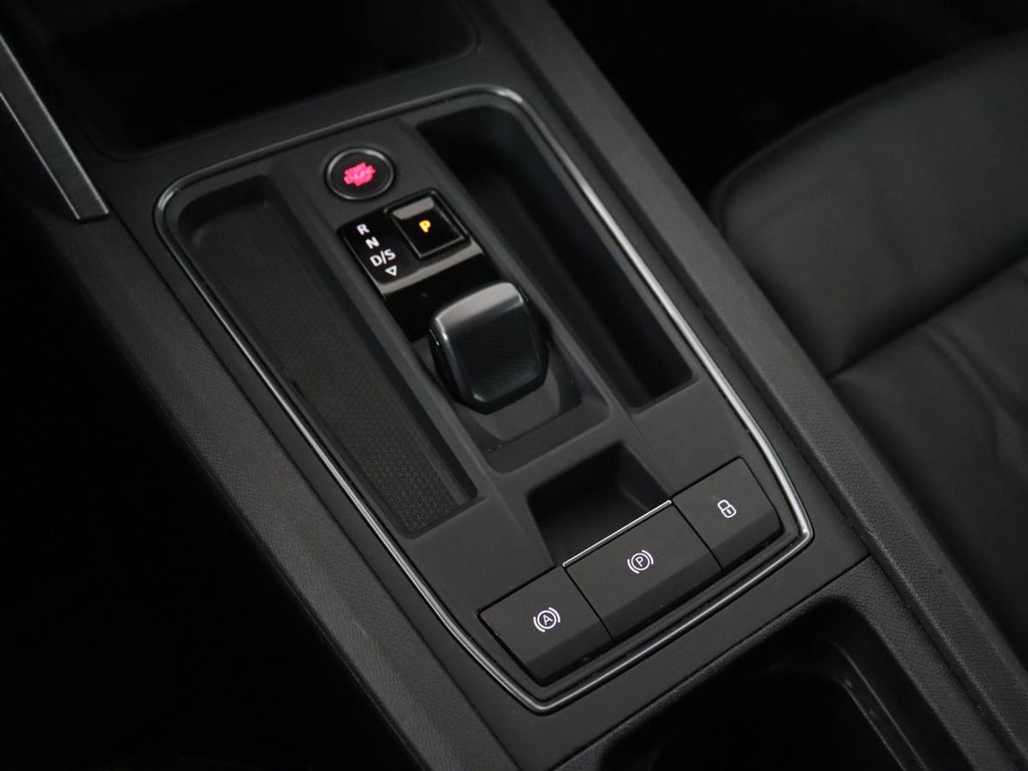 CUPRA Leon 1.4 eHybrid VZ | 245pk | Leder | Stoelverwarming | Memory | Carplay | Navigatie | Sfeerverlichting | Parkeerhulp | Sportstoelen | Keyless | Climate control | Cruise control | PHEV | Plug In