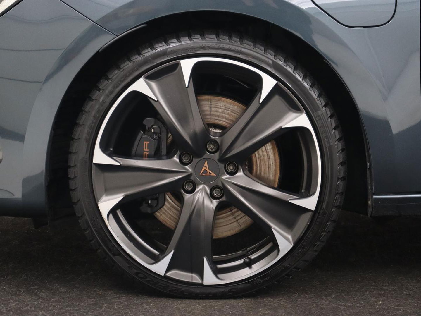 CUPRA Leon 1.4 eHybrid VZ | 245pk | Leder | Stoelverwarming | Memory | Carplay | Navigatie | Sfeerverlichting | Parkeerhulp | Sportstoelen | Keyless | Climate control | Cruise control | PHEV | Plug In