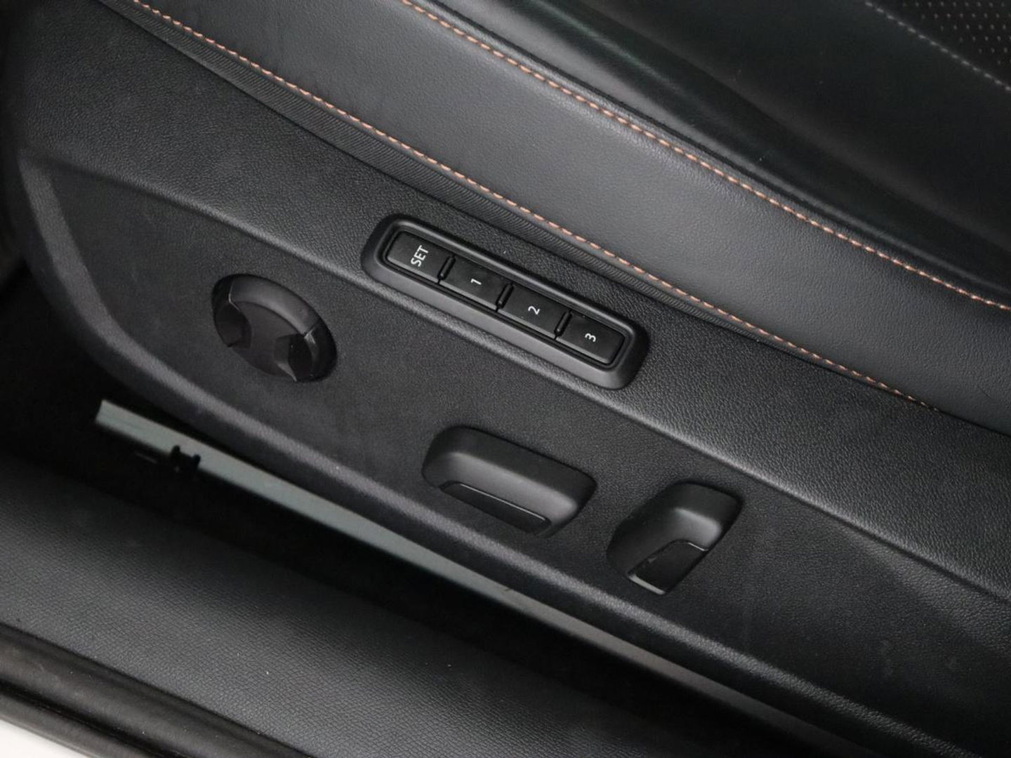 CUPRA Leon 1.4 eHybrid VZ | 245pk | Leder | Stoelverwarming | Memory | Carplay | Navigatie | Sfeerverlichting | Parkeerhulp | Sportstoelen | Keyless | Climate control | Cruise control | PHEV | Plug In