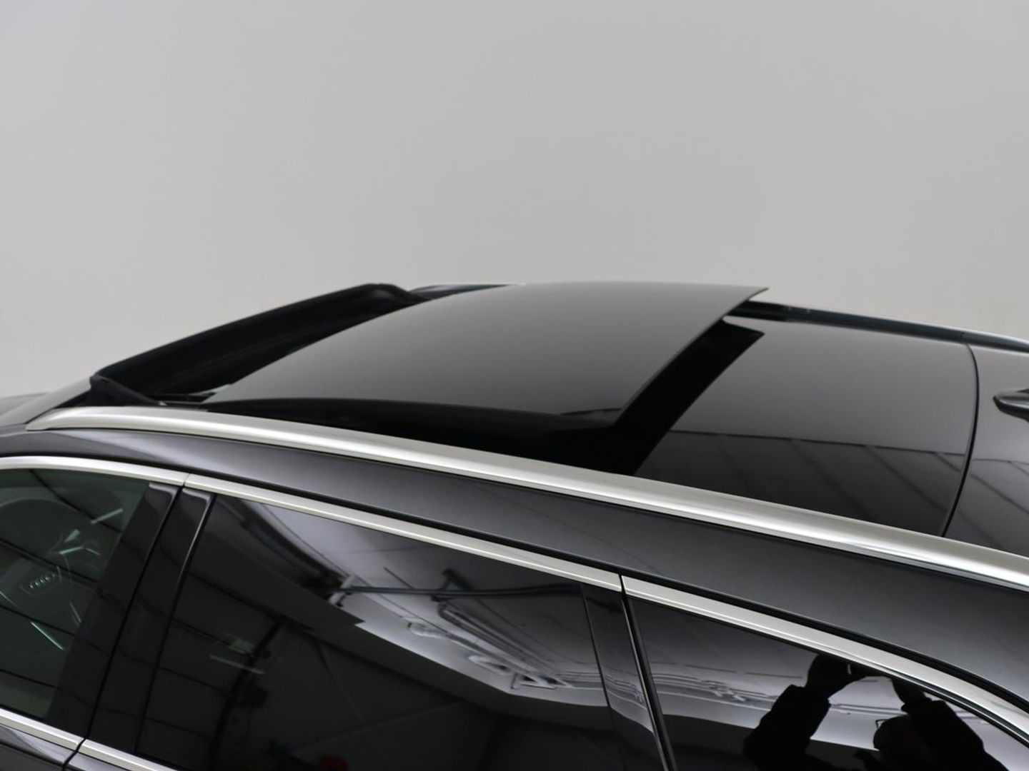 Audi A6 50 TFSIe quattro S edition | Panoramadak | Adaptive cruise | Nappaleder | Stoel & stuurverwarming | Camera | Trekhaak | Keyless | Adaptief onderstel | Carplay | Navigatie | Matrix LED | Getint glas | PHEV | Plug In