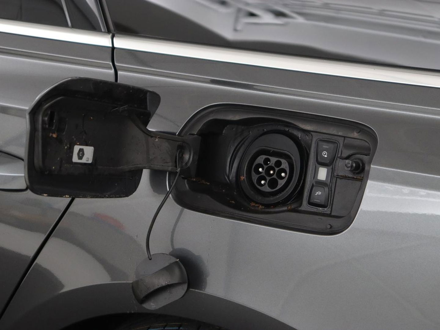 Audi A6 50 TFSIe quattro S edition | Panoramadak | Adaptive cruise | Nappaleder | Stoel & stuurverwarming | Camera | Trekhaak | Keyless | Adaptief onderstel | Carplay | Navigatie | Matrix LED | Getint glas | PHEV | Plug In