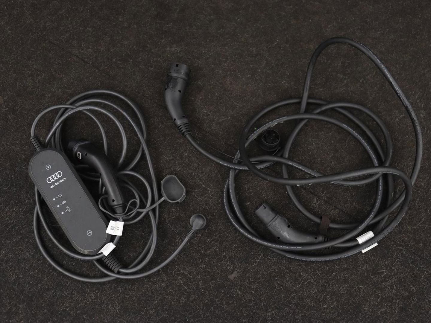 Audi A6 50 TFSIe quattro S edition | Panoramadak | Adaptive cruise | Nappaleder | Stoel & stuurverwarming | Camera | Trekhaak | Keyless | Adaptief onderstel | Carplay | Navigatie | Matrix LED | Getint glas | PHEV | Plug In