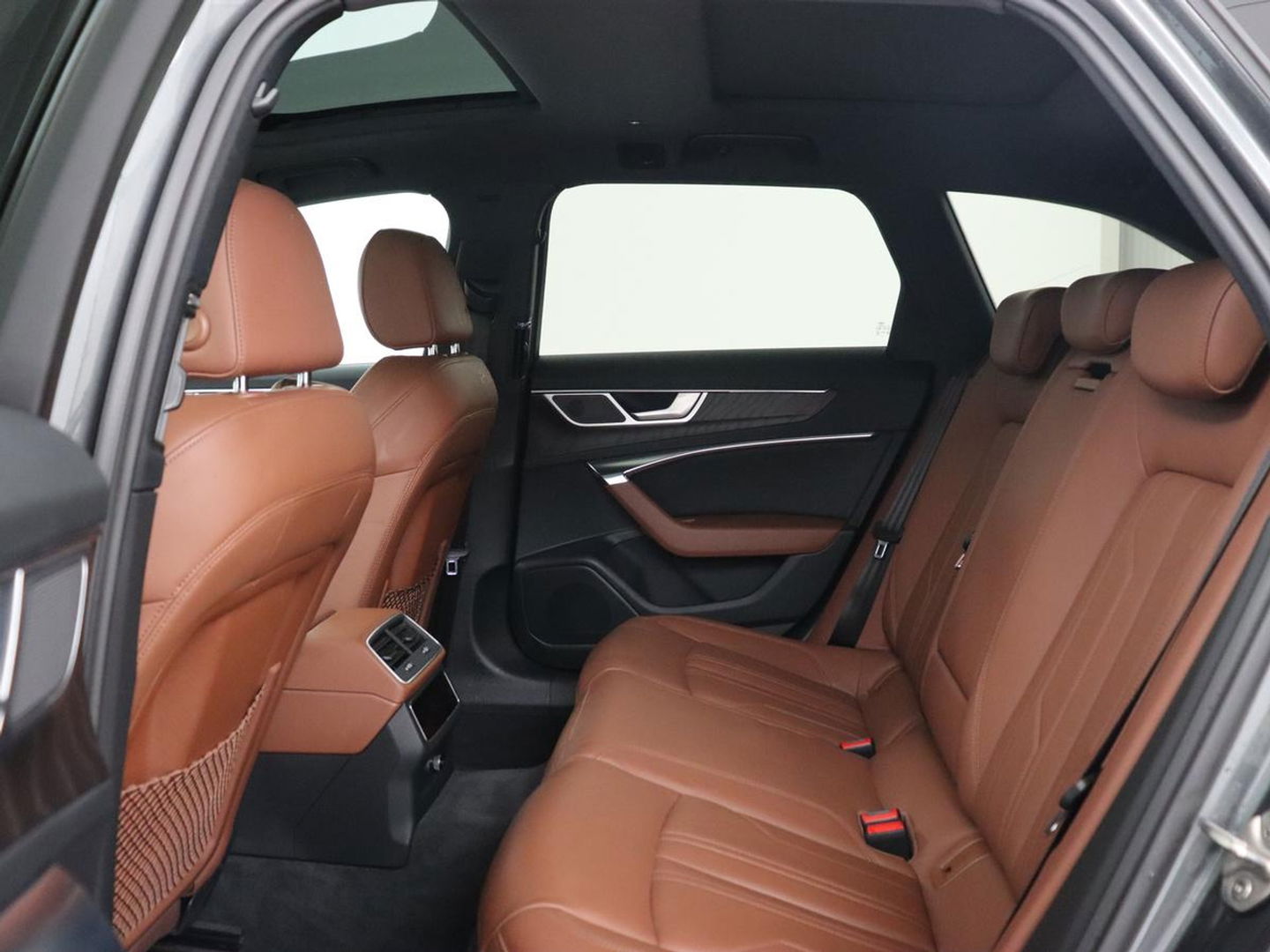 Audi A6 50 TFSIe quattro S edition | Panoramadak | Adaptive cruise | Nappaleder | Stoel & stuurverwarming | Camera | Trekhaak | Keyless | Adaptief onderstel | Carplay | Navigatie | Matrix LED | Getint glas | PHEV | Plug In