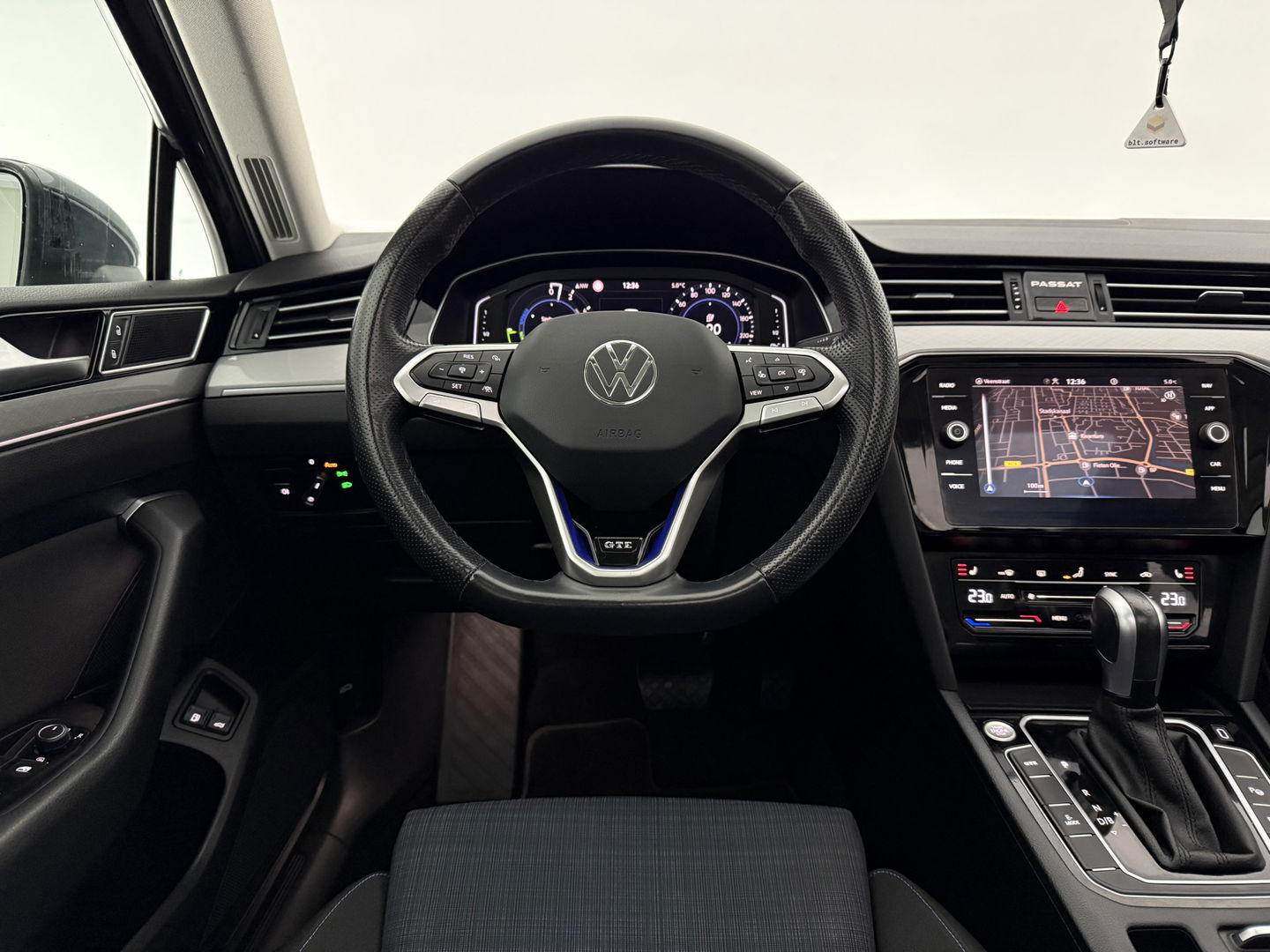 Volkswagen Passat 1.4 TSI GTE PHEV | SOH 90% | Pano | Adap. Cruise | Virtual | Massage | Stoelverw. | Camera | Keyless