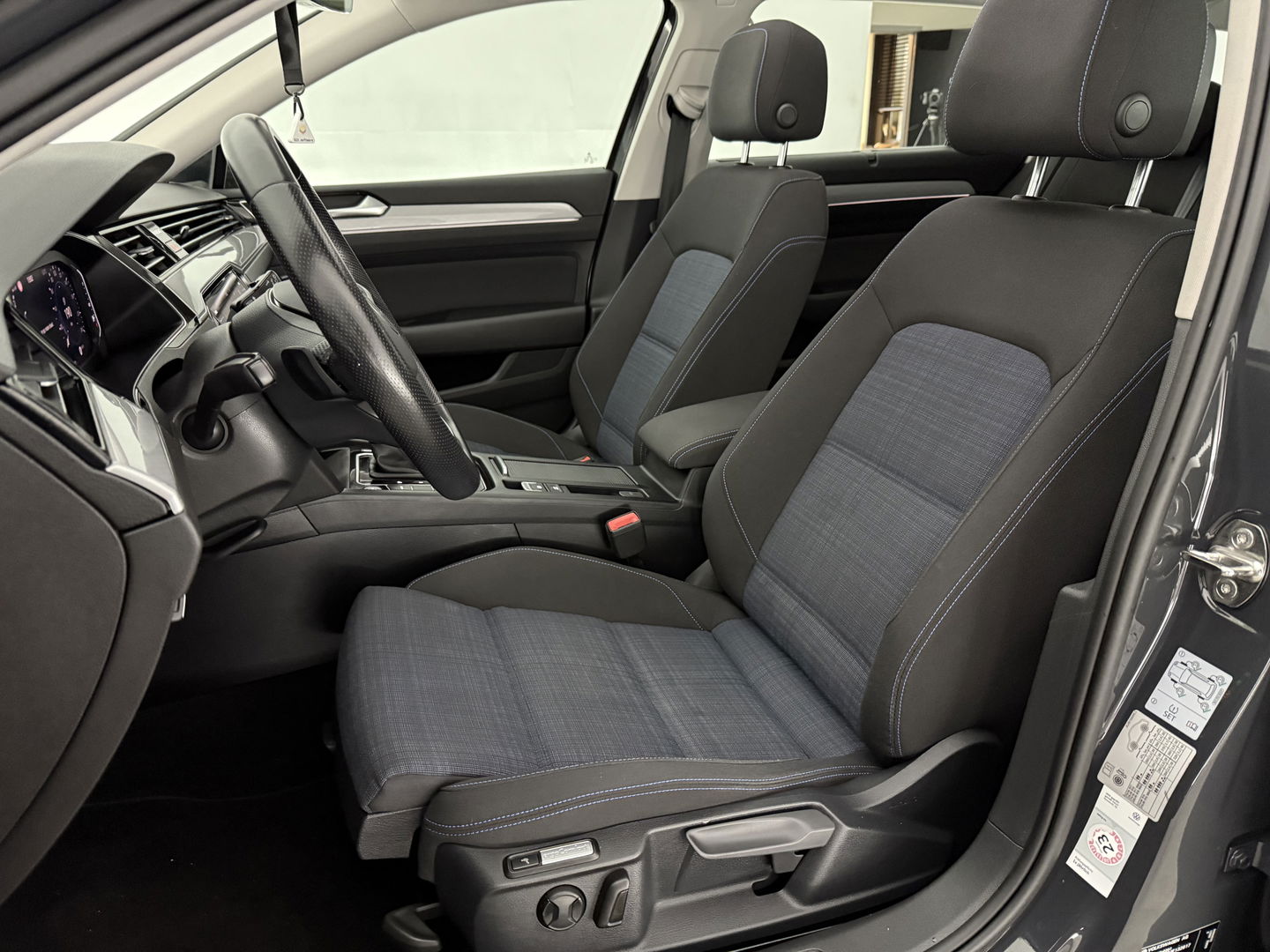 Volkswagen Passat 1.4 TSI GTE PHEV | SOH 90% | Pano | Adap. Cruise | Virtual | Massage | Stoelverw. | Camera | Keyless