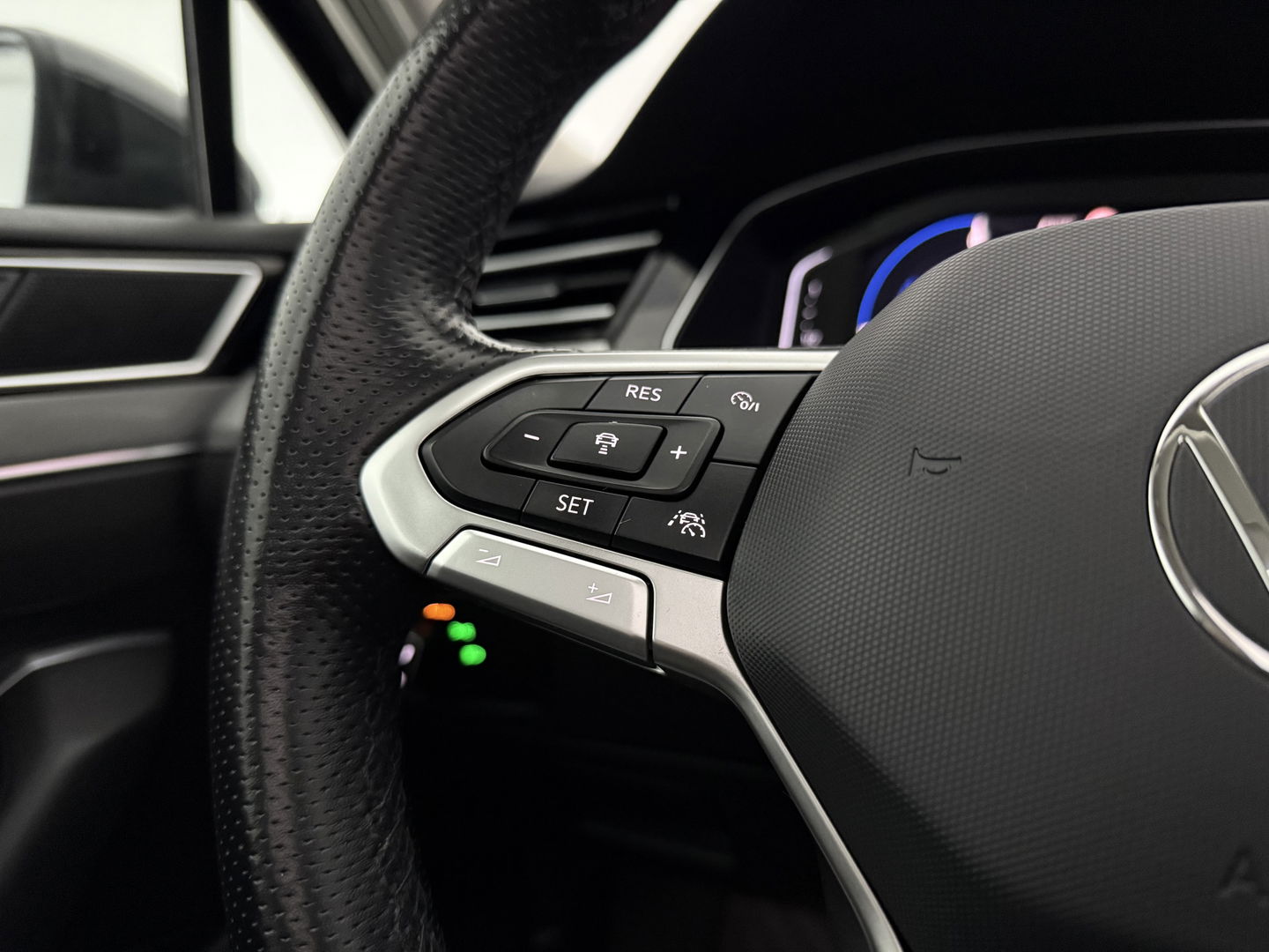 Volkswagen Passat 1.4 TSI GTE PHEV | SOH 90% | Pano | Adap. Cruise | Virtual | Massage | Stoelverw. | Camera | Keyless