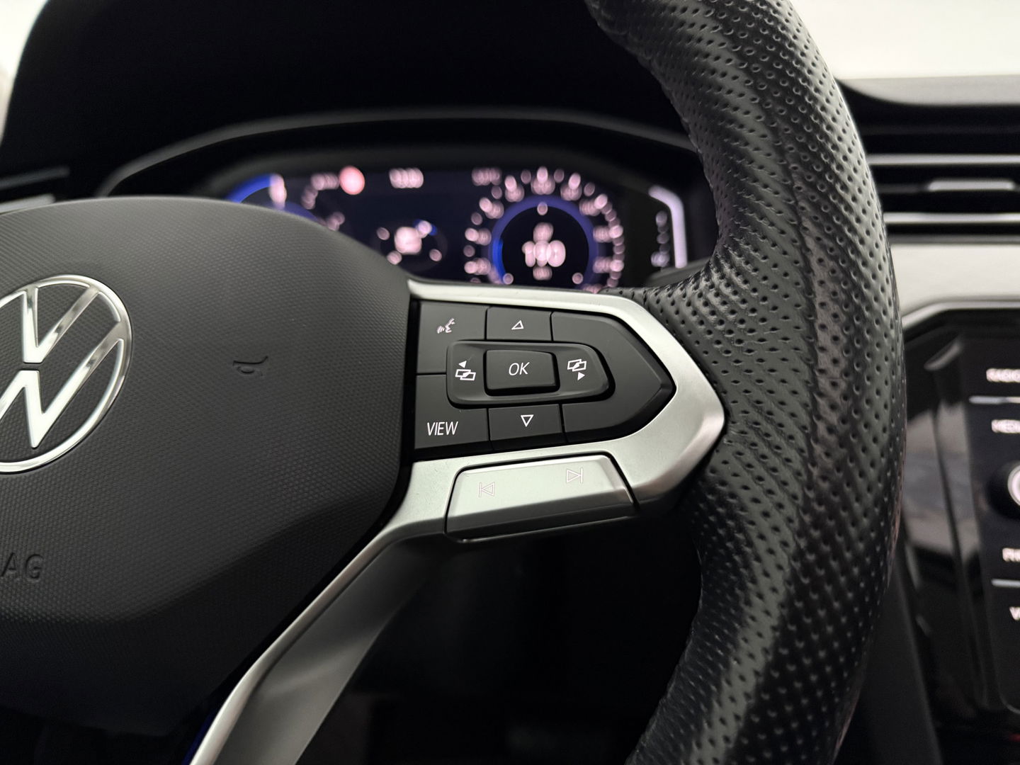 Volkswagen Passat 1.4 TSI PHEV GTE | SOH 90% | Pano | Adap. Cruise | Virtual | Massage | Stoelverw. | Camera | Keyless