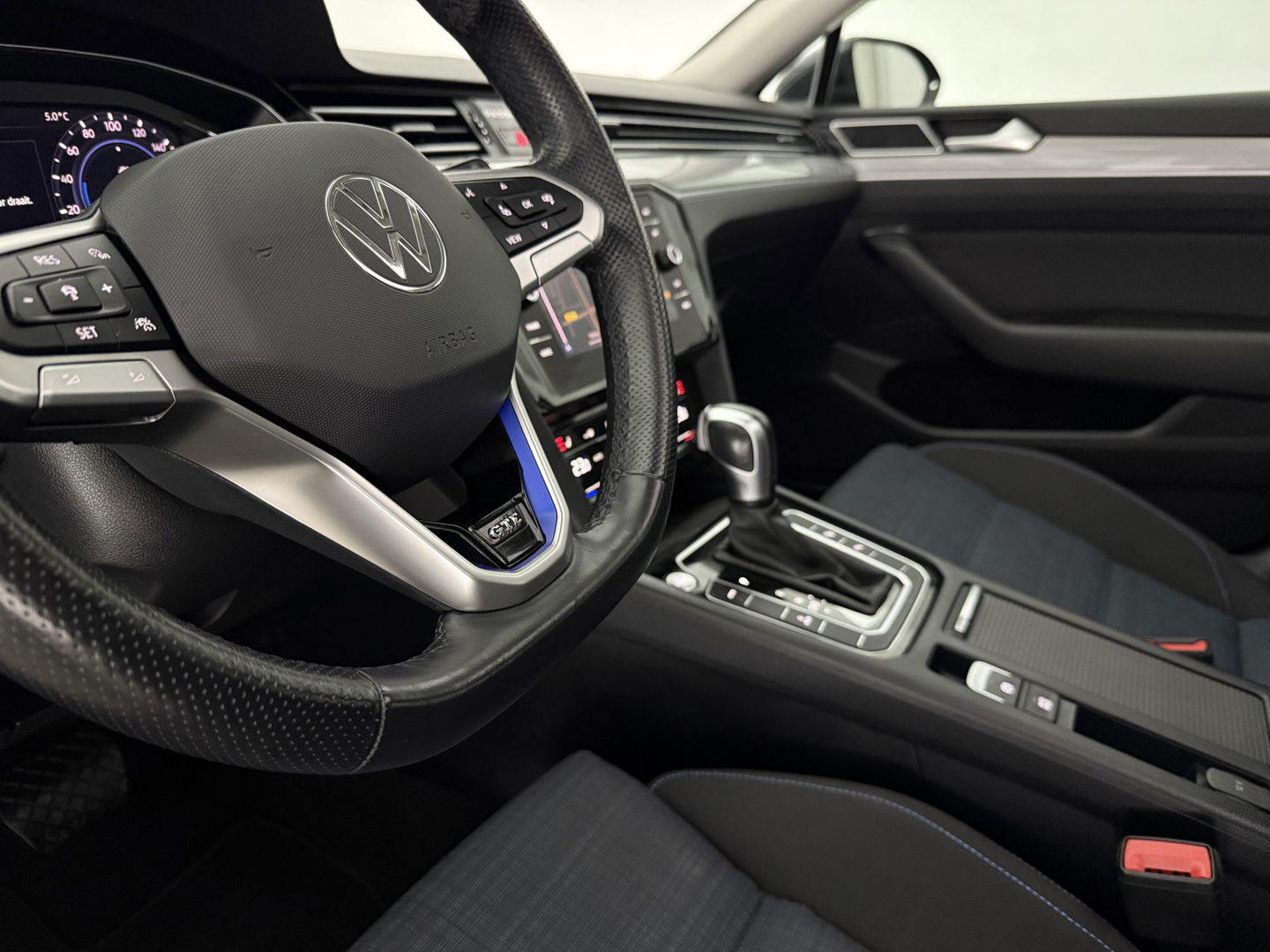 Volkswagen Passat 1.4 TSI GTE PHEV | SOH 90% | Pano | Adap. Cruise | Virtual | Massage | Stoelverw. | Camera | Keyless