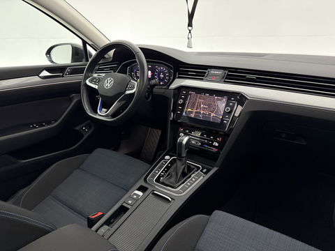 Volkswagen Passat 1.4 TSI GTE PHEV | SOH 90% | Pano | Adap. Cruise | Virtual | Massage | Stoelverw. | Camera | Keyless