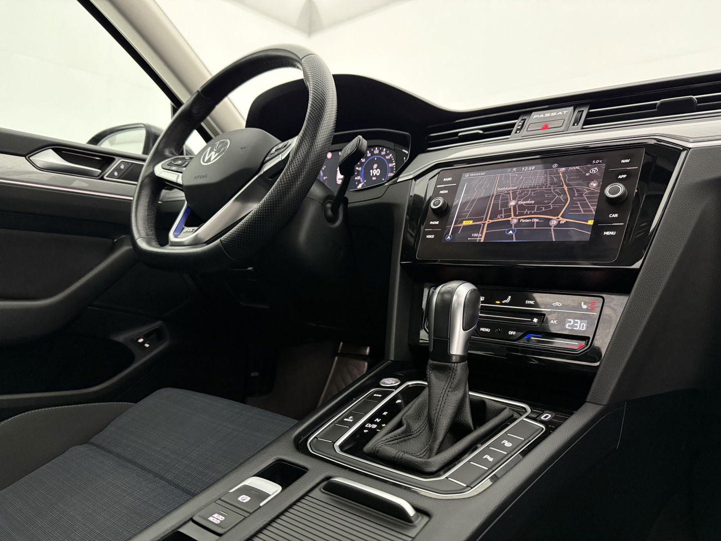 Volkswagen Passat 1.4 TSI GTE PHEV | SOH 90% | Pano | Adap. Cruise | Virtual | Massage | Stoelverw. | Camera | Keyless