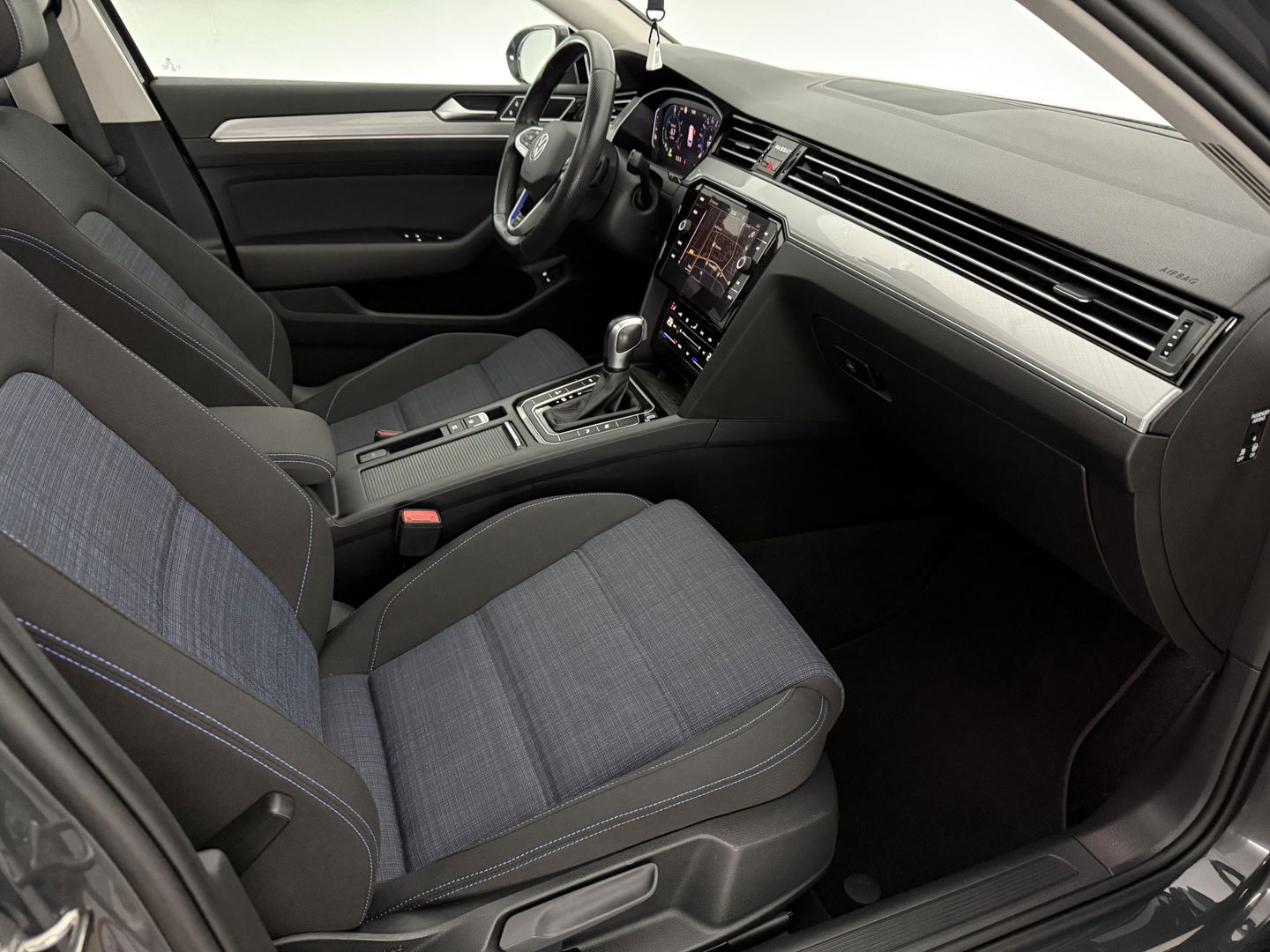 Volkswagen Passat 1.4 TSI PHEV GTE | SOH 90% | Pano | Adap. Cruise | Virtual | Massage | Stoelverw. | Camera | Keyless