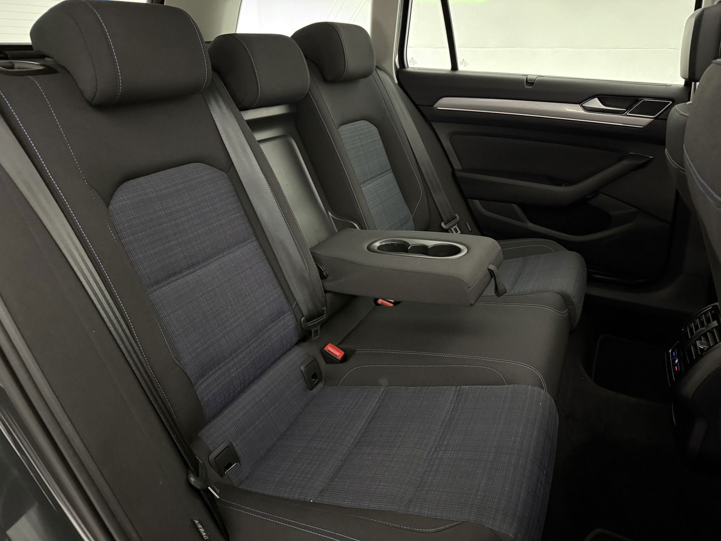 Volkswagen Passat 1.4 TSI PHEV GTE | SOH 90% | Pano | Adap. Cruise | Virtual | Massage | Stoelverw. | Camera | Keyless