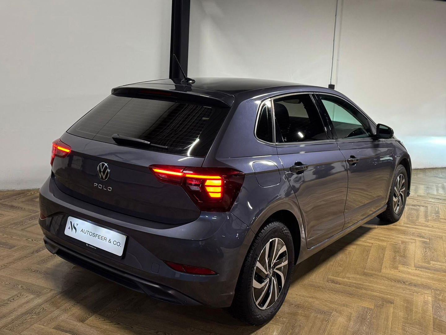 Volkswagen Polo 1.0 TSI Life PDC CARPLAY