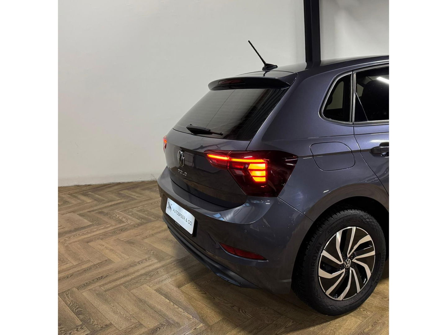 Volkswagen Polo 1.0 TSI Life PDC CARPLAY