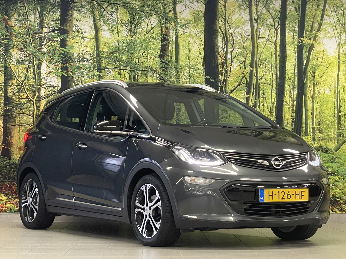 Opel Ampera-E Business executive 60 kWh | Apple Carplay | Android Auto | Origineel Nederlands | Trekhaak | Automatische Verlichting |