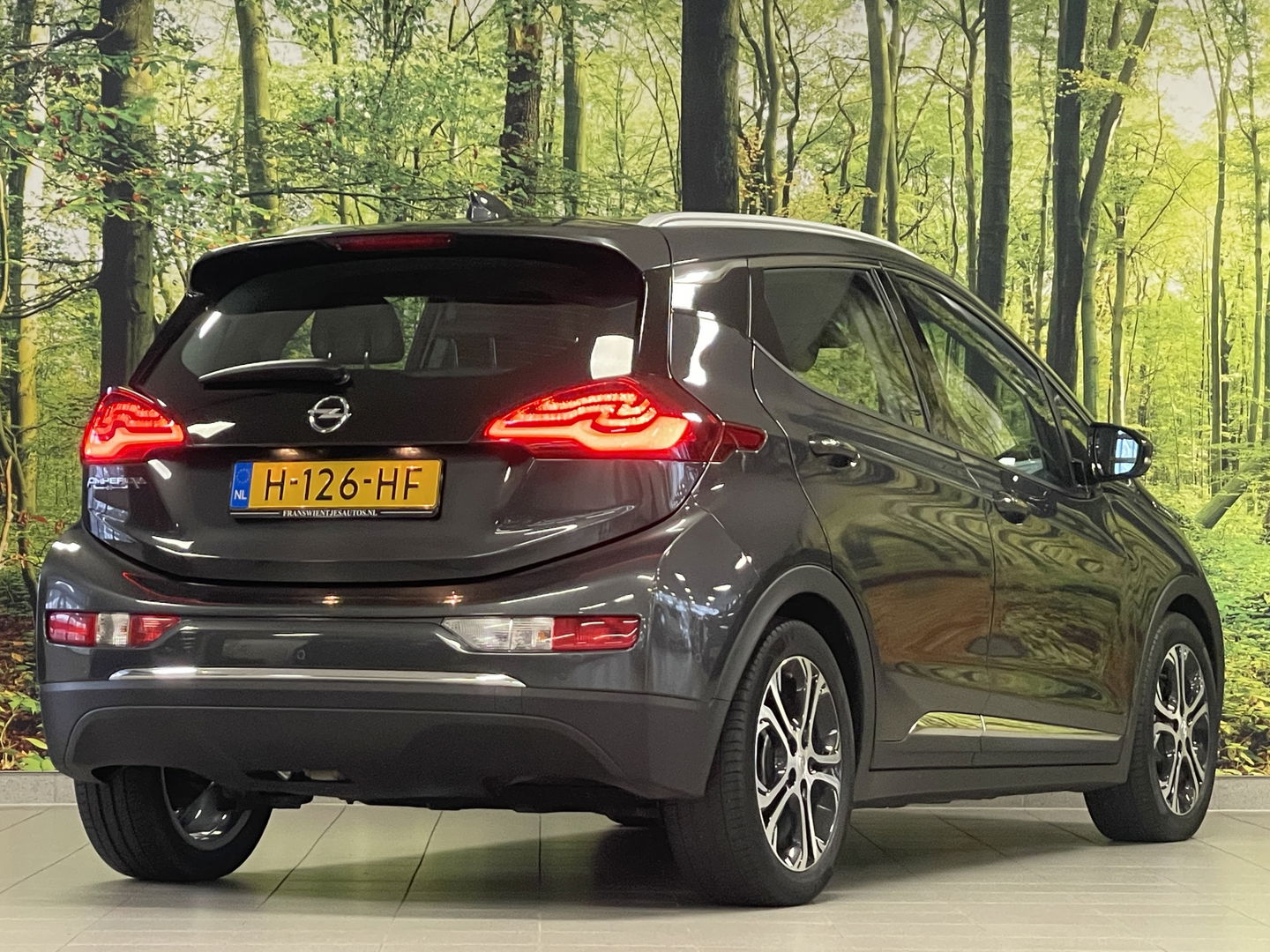 Opel Ampera-E Business executive 60 kWh | Apple Carplay | Android Auto | Origineel Nederlands | Trekhaak | Automatische Verlichting |