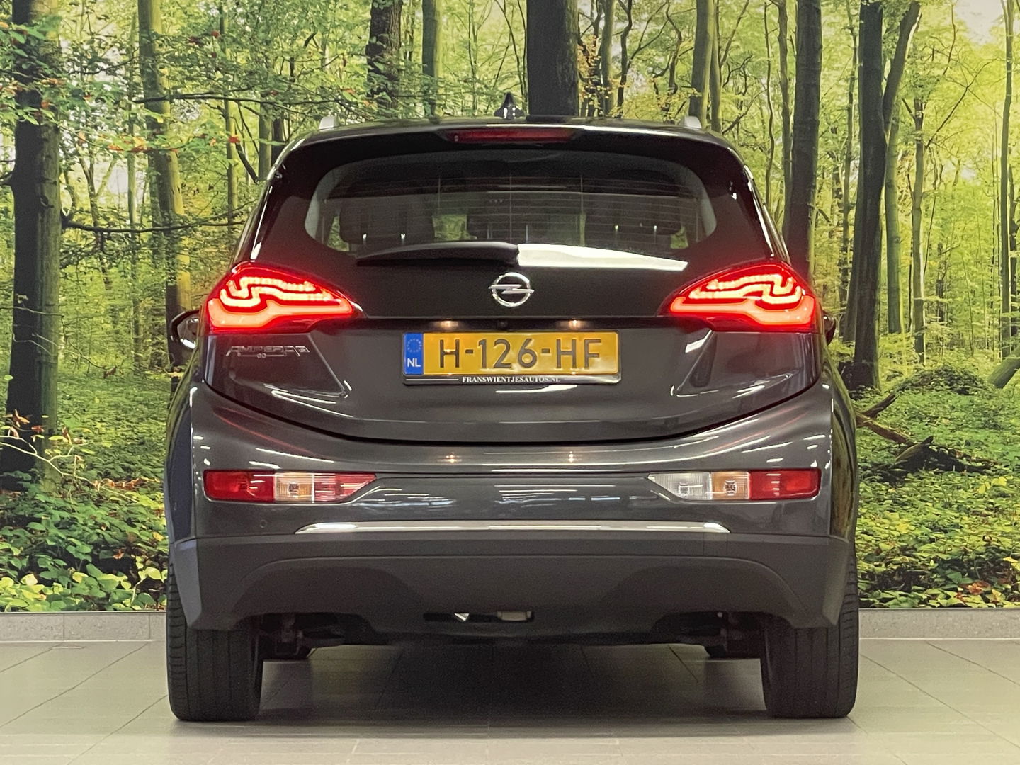 Opel Ampera-E Business executive 60 kWh | Apple Carplay | Android Auto | Origineel Nederlands | Trekhaak | Automatische Verlichting |