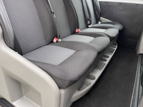 Renault Master T35 2.3 dCi 130pk L2H2 bpm vrij / euro 6 diesel / vaste prijs rijklaar € 19.950 ex btw / DC 7 persoons / zilver metallic / trekhaak 2500 kg / airco / cruise / navigatie