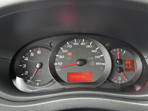 Renault Master T35 2.3 dCi 130pk L2H2 bpm vrij / euro 6 diesel / vaste prijs rijklaar € 19.950 ex btw / DC 7 persoons / zilver metallic / trekhaak 2500 kg / airco / cruise / navigatie