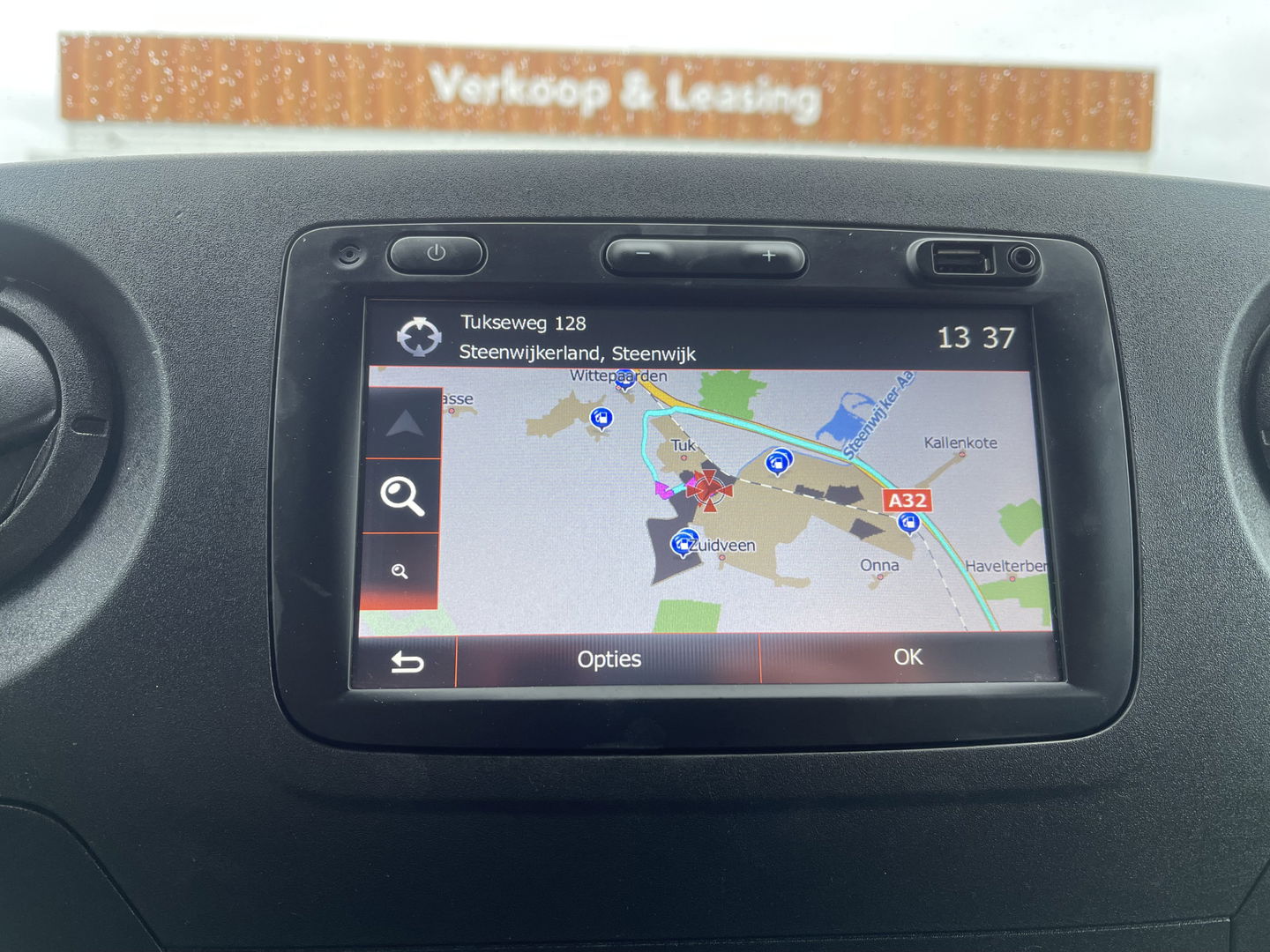 Renault Master T35 2.3 dCi 130pk L2H2 bpm vrij / euro 6 diesel / vaste prijs rijklaar € 19.950 ex btw / DC 7 persoons / zilver metallic / trekhaak 2500 kg / airco / cruise / navigatie