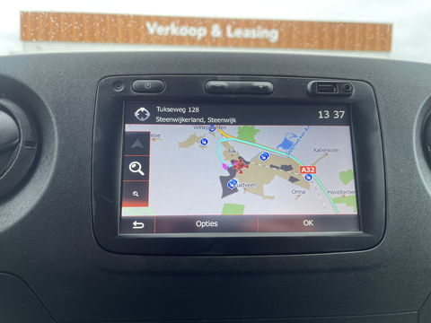 Renault Master T35 2.3 dCi 130pk L2H2 bpm vrij / euro 6 diesel / vaste prijs rijklaar € 19.950 ex btw / DC 7 persoons / zilver metallic / trekhaak 2500 kg / airco / cruise / navigatie