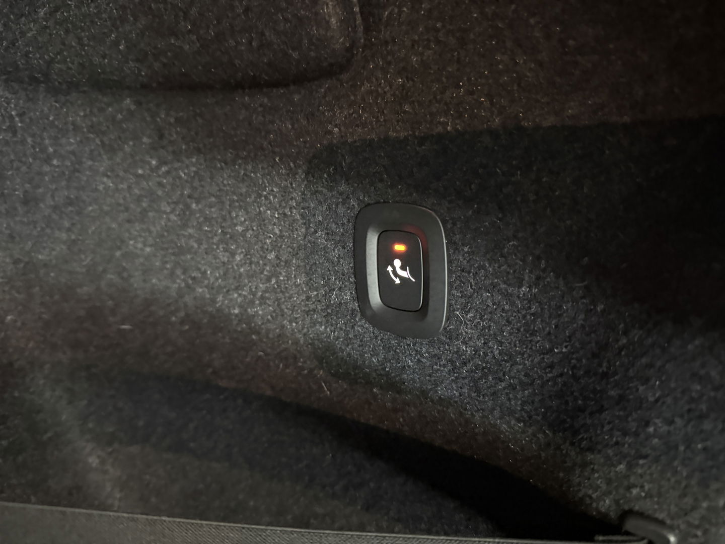 Volvo XC40 1.5 T5 Recharge R-Design | SOH 82% | Sfeer | Virtual | H/K | Camera | Memory | Trekh. | Stoel/Stuurverw. | Keyless | NAP