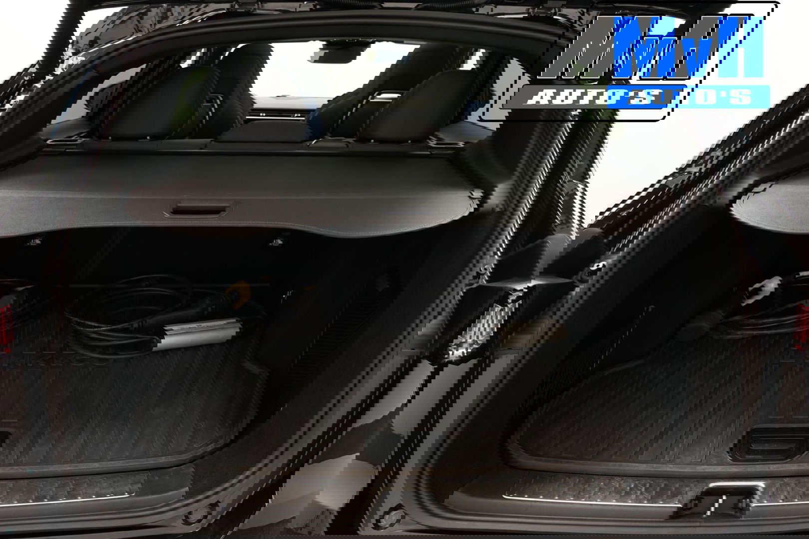 Lynk & Co 01 1.5 Hybride|FULL BLACK XL|ZWARTE.HEMEL|NAP