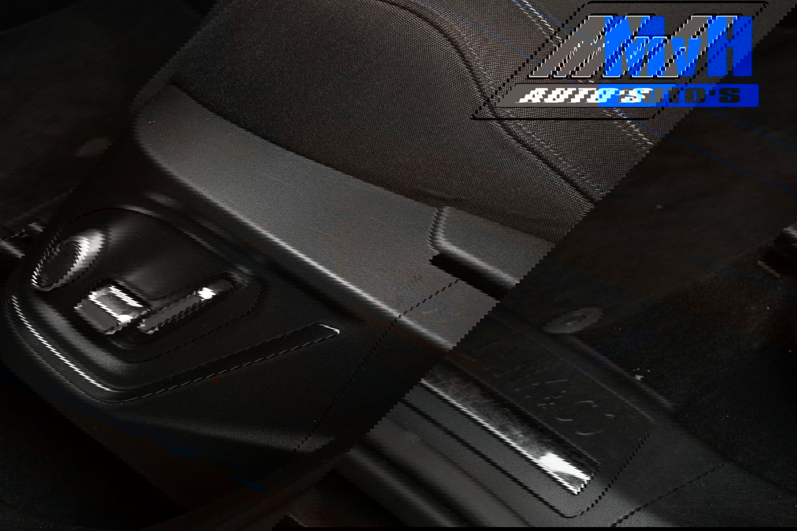 Lynk & Co 01 1.5 Hybride|FULL BLACK XL|ZWARTE.HEMEL|NAP