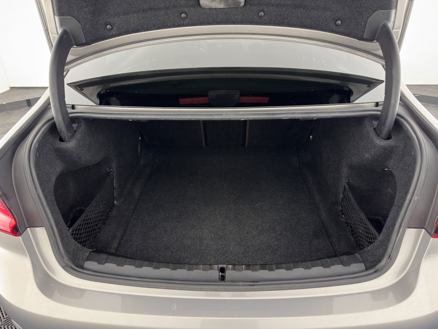 BMW 3-serie 320d High Executive Edition (INCL.BTW) *LUXURY-LEATHER | FULL-LED | DIGI-COCKPIT | HEATED-SPORTSEATS | HIFI-SOUND | NAVI-FULLMAP | KEYLESS | CAMERA | PRIVACY-GLASS | SHIFT-PADDLES | DAB+ | ECC | PDC | CRUISE | 19''ALU*