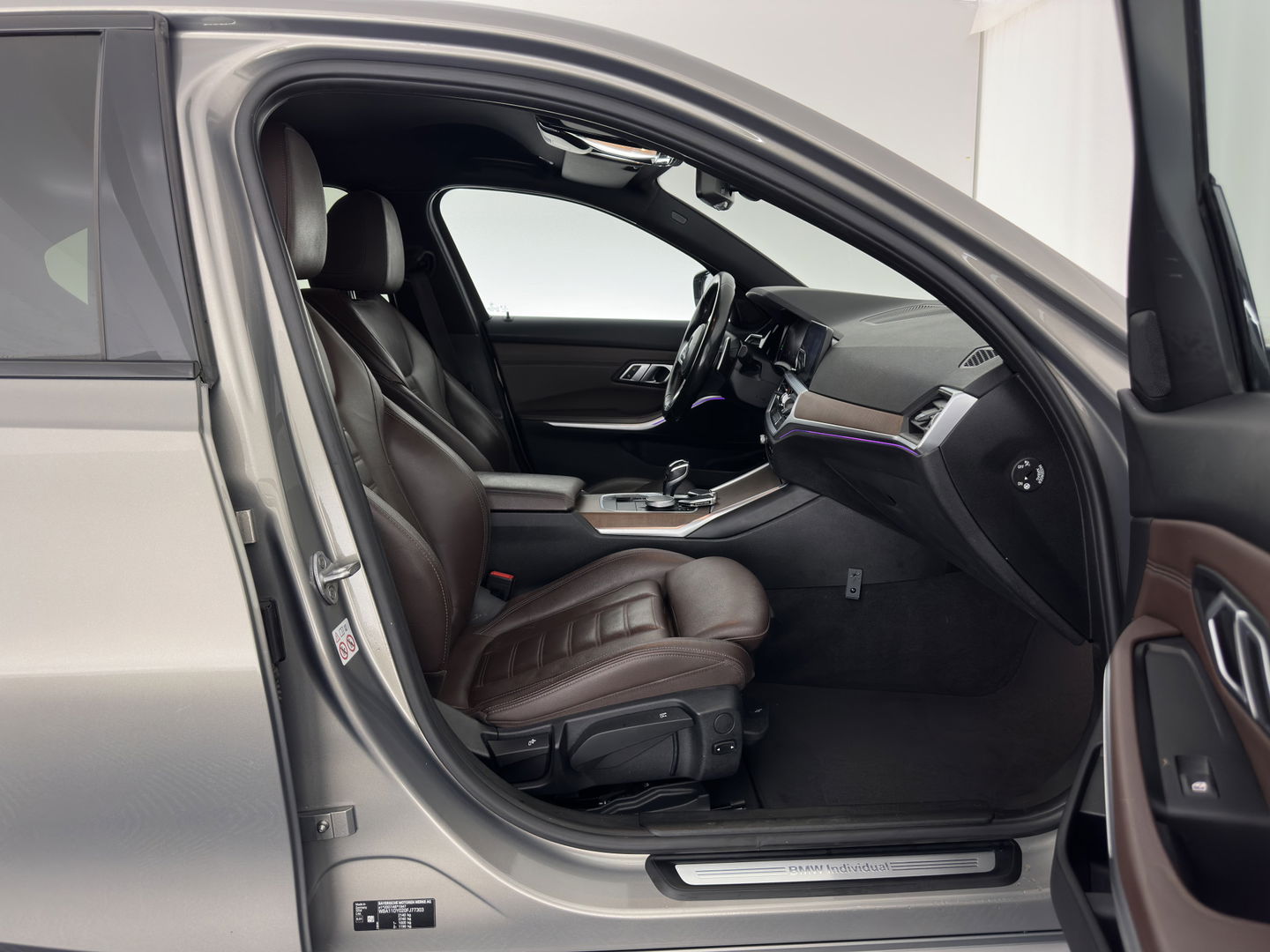 BMW 3-serie 320d High Executive Edition (INCL.BTW) *LUXURY-LEATHER | FULL-LED | DIGI-COCKPIT | HEATED-SPORTSEATS | HIFI-SOUND | NAVI-FULLMAP | KEYLESS | CAMERA | PRIVACY-GLASS | SHIFT-PADDLES | DAB+ | ECC | PDC | CRUISE | 19''ALU*