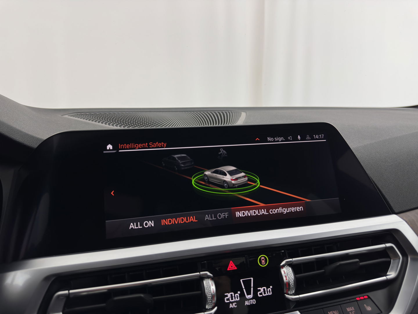 BMW 3-serie 320d High Executive Edition (INCL.BTW) *LUXURY-LEATHER | FULL-LED | DIGI-COCKPIT | HEATED-SPORTSEATS | HIFI-SOUND | NAVI-FULLMAP | KEYLESS | CAMERA | PRIVACY-GLASS | SHIFT-PADDLES | DAB+ | ECC | PDC | CRUISE | 19''ALU*