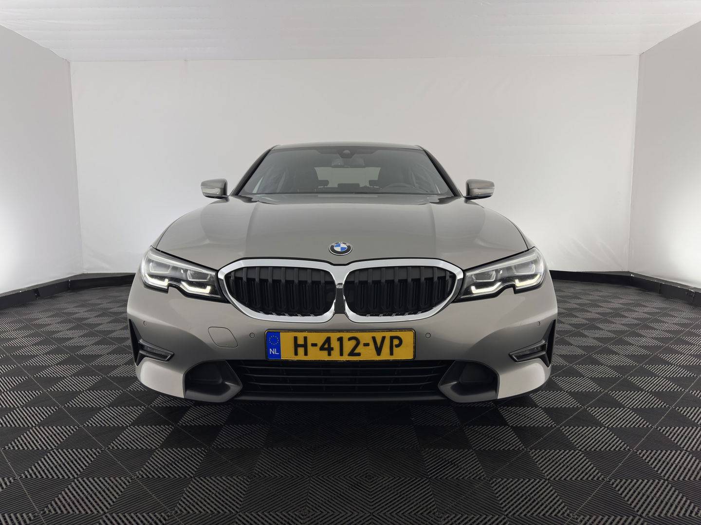 BMW 3-serie 320d High Executive Edition (INCL.BTW) *LUXURY-LEATHER | FULL-LED | DIGI-COCKPIT | HEATED-SPORTSEATS | HIFI-SOUND | NAVI-FULLMAP | KEYLESS | CAMERA | PRIVACY-GLASS | SHIFT-PADDLES | DAB+ | ECC | PDC | CRUISE | 19''ALU*