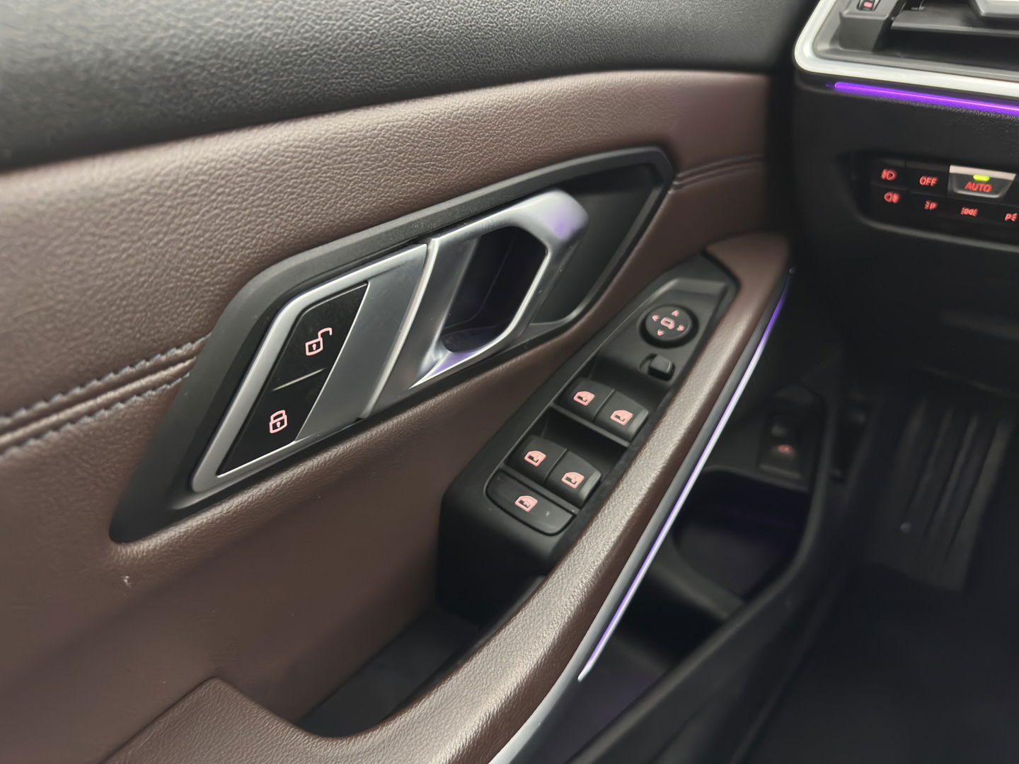 BMW 3-serie 320d High Executive Edition (INCL.BTW) *LUXURY-LEATHER | FULL-LED | DIGI-COCKPIT | HEATED-SPORTSEATS | HIFI-SOUND | NAVI-FULLMAP | KEYLESS | CAMERA | PRIVACY-GLASS | SHIFT-PADDLES | DAB+ | ECC | PDC | CRUISE | 19''ALU*