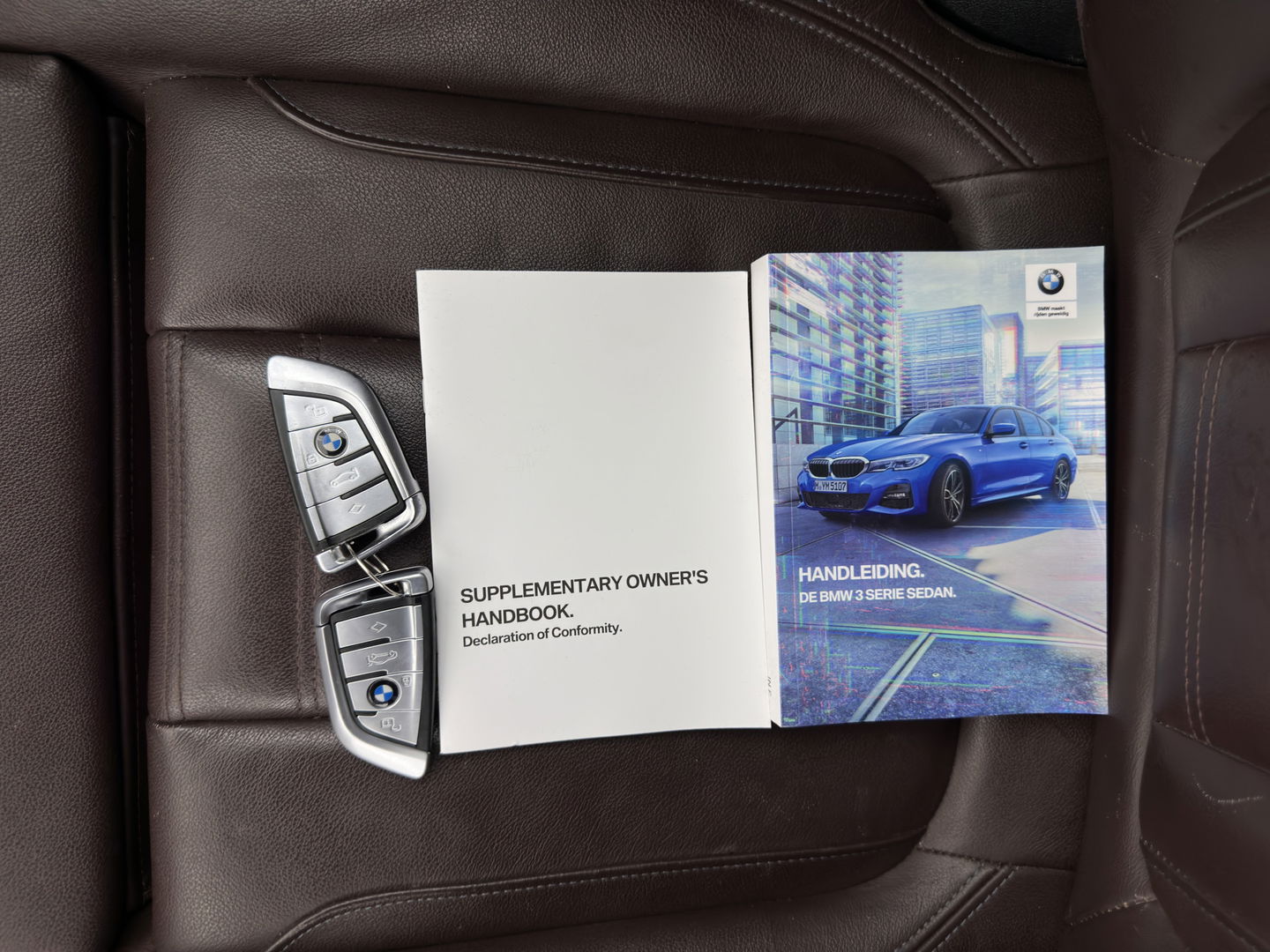 BMW 3-serie 320d High Executive Edition (INCL.BTW) *LUXURY-LEATHER | FULL-LED | DIGI-COCKPIT | HEATED-SPORTSEATS | HIFI-SOUND | NAVI-FULLMAP | KEYLESS | CAMERA | PRIVACY-GLASS | SHIFT-PADDLES | DAB+ | ECC | PDC | CRUISE | 19''ALU*