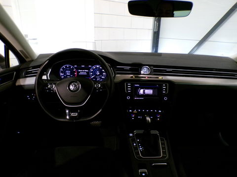 Volkswagen Passat Variant 1.4 TSI Highline Business R-Line "Origineel NL!" Automaat! Apple-Carplay Xenon 19"Velgen Adaptive-cruise