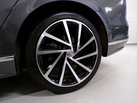 Volkswagen Passat Variant 1.4 TSI Highline Business R-Line "Origineel NL!" Automaat! Apple-Carplay Xenon 19"Velgen Adaptive-cruise