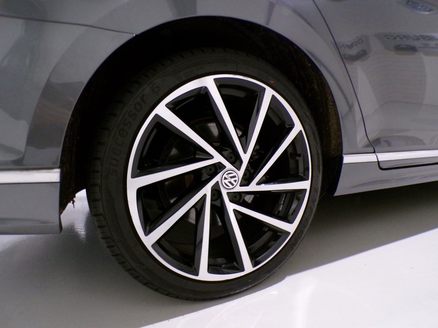 Volkswagen Passat Variant 1.4 TSI Highline Business R-Line "Origineel NL!" Automaat! Apple-Carplay Xenon 19"Velgen Adaptive-cruise