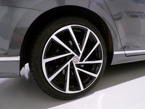 Volkswagen Passat Variant 1.4 TSI Highline Business R-Line "Origineel NL!" Automaat! Apple-Carplay Xenon 19"Velgen Adaptive-cruise