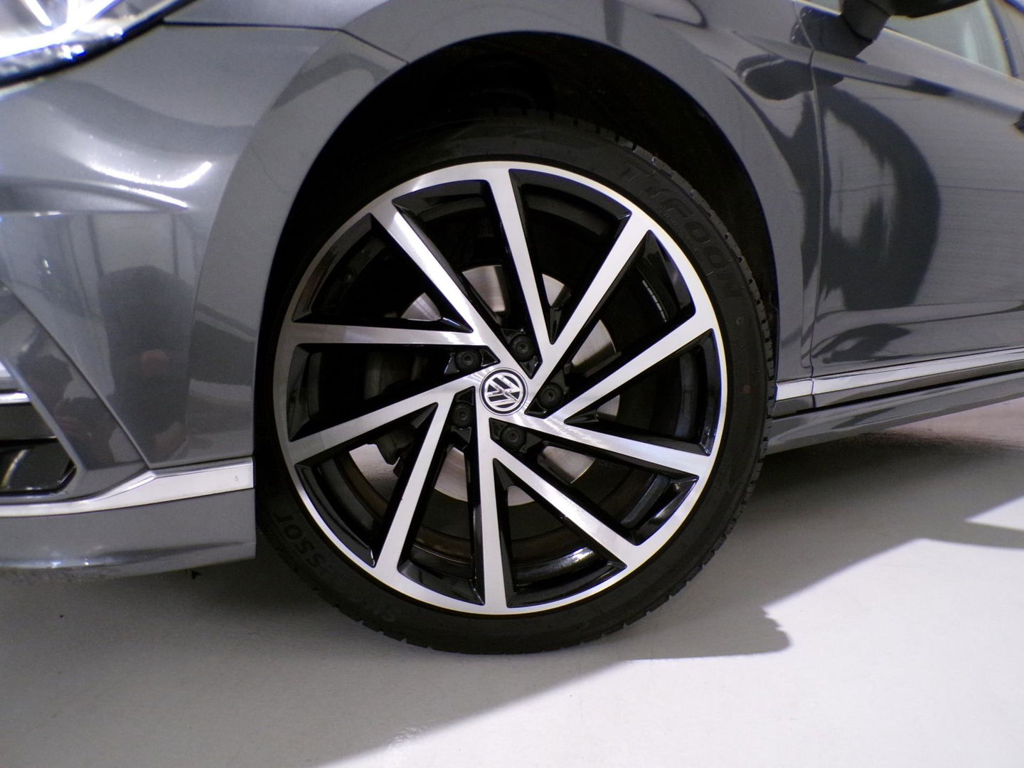 Volkswagen Passat Variant 1.4 TSI Highline Business R-Line "Origineel NL!" Automaat! Apple-Carplay Xenon 19"Velgen Adaptive-cruise