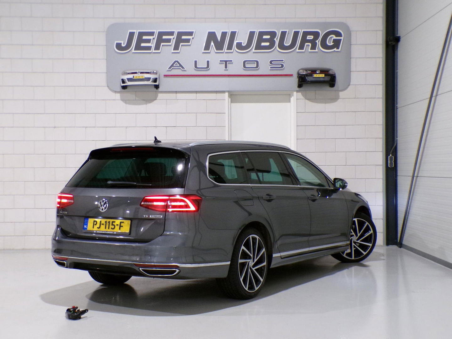 Volkswagen Passat Variant 1.4 TSI Highline Business R-Line "Origineel NL!" Automaat! Apple-Carplay Xenon 19"Velgen Adaptive-cruise