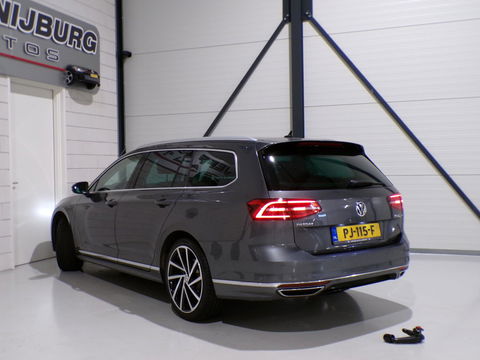 Volkswagen Passat Variant 1.4 TSI Highline Business R-Line "Origineel NL!" Automaat! Apple-Carplay Xenon 19"Velgen Adaptive-cruise